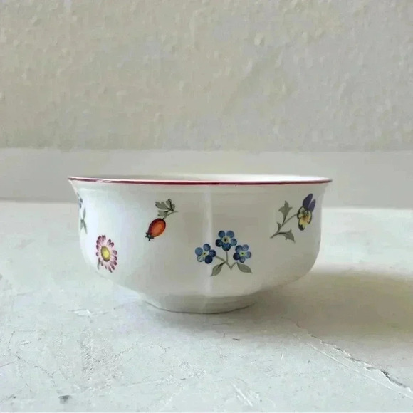 Villeroy & Boch Petite Fleur 4 5/8” Fruit Soup Cereal Custard Dessert Bowl - Picture 1 of 7